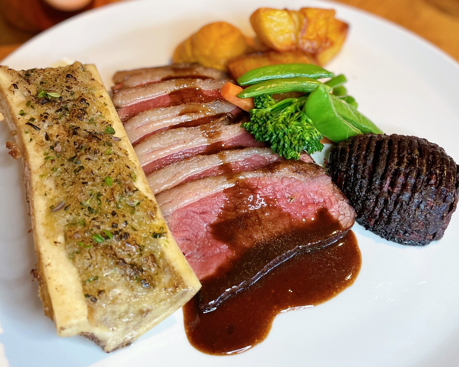 https://gridironmeat.co.uk/wp-content/uploads/2021/06/Picanha-Marrow-Bone.jpg